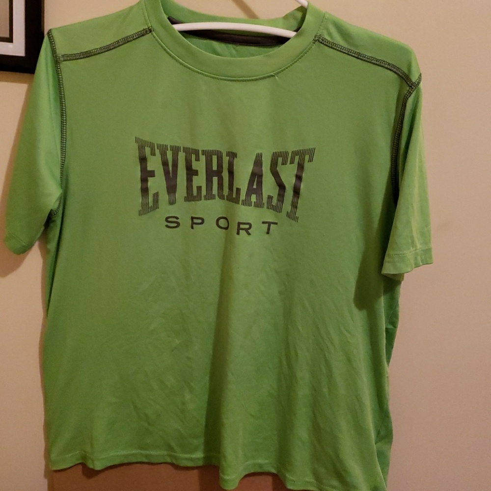 Green everlast sports tee
